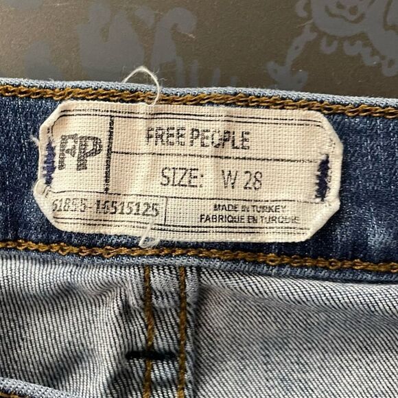 Free People Distressed Raw Hem Jeans Button Fly Size 28 - Picture 9 of 13